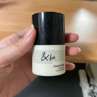 コスメキッチン(Cosme Kitchen)の&be アンドビー　スムースパウダー　4回使用　(フェイスパウダー)