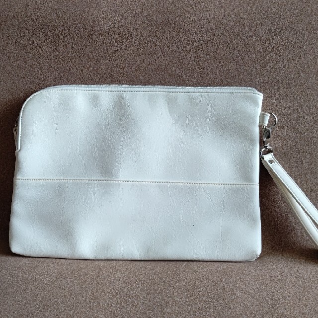 BROWNY(ブラウニー)のBROWNY　ブラウニー　クラッチバッグ　ホワイト　白 メンズのバッグ(セカンドバッグ/クラッチバッグ)の商品写真