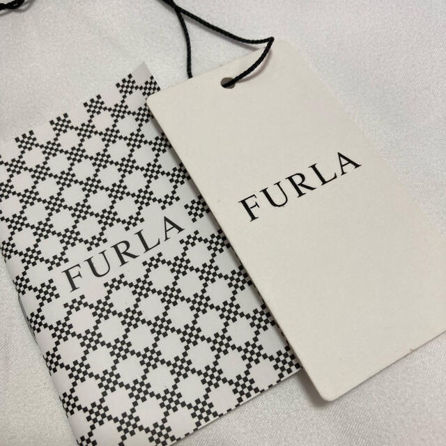 Furla(フルラ)の【新品】FURLA バッグ　赤 レディースのバッグ(ショルダーバッグ)の商品写真