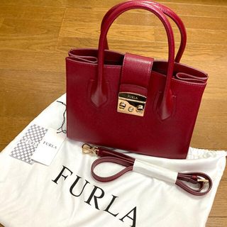 フルラ(Furla)の【新品】FURLA バッグ　赤(ショルダーバッグ)