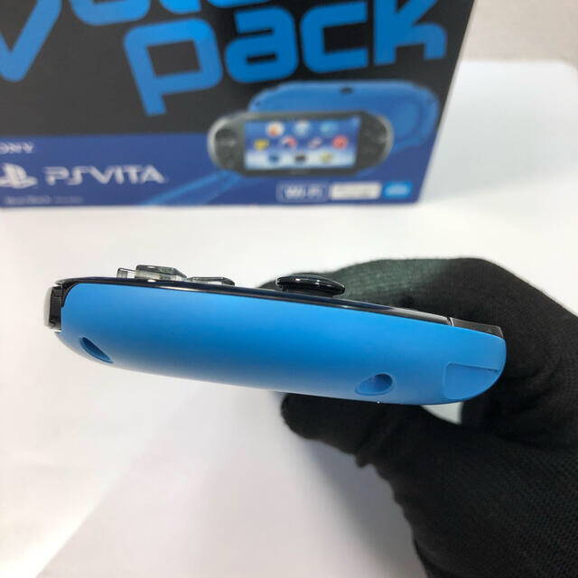 PlayStation Vita(プレイステーションヴィータ)のSONY PSVITA Value Pack Wi-Fiモデル ブルーブラック エンタメ/ホビーのゲームソフト/ゲーム機本体(携帯用ゲーム機本体)の商品写真