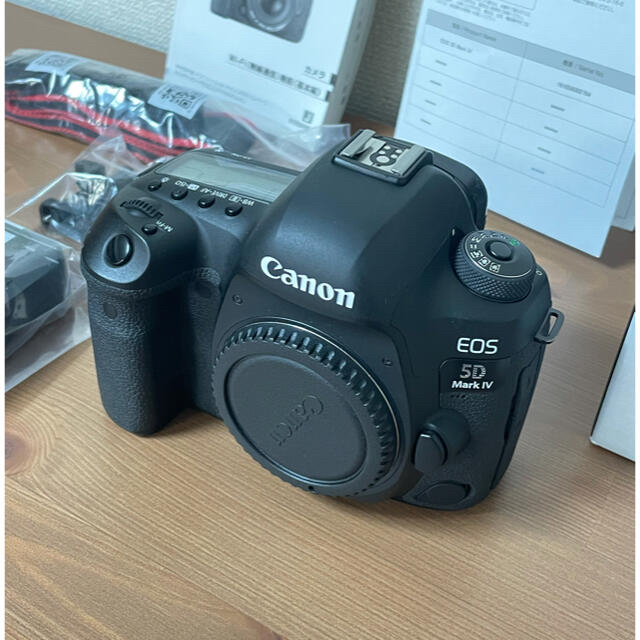 Canon(キヤノン)のCanon EOS 5D MARK IV 4(WG) ボディ スマホ/家電/カメラのカメラ(デジタル一眼)の商品写真