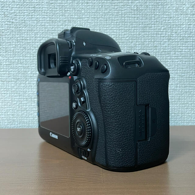 Canon(キヤノン)のCanon EOS 5D MARK IV 4(WG) ボディ スマホ/家電/カメラのカメラ(デジタル一眼)の商品写真