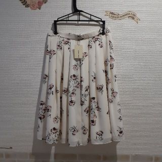 レッセパッセ(LAISSE PASSE)の子牛君様専用！新品タグ付き LAISSE PASSE 花柄 ロングスカート(ひざ丈スカート)