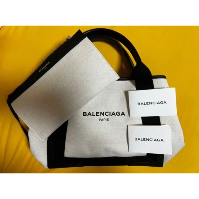 Balenciaga(バレンシアガ)のバレンシアガ　Navy ミディアムカバス　 レディースのバッグ(ハンドバッグ)の商品写真