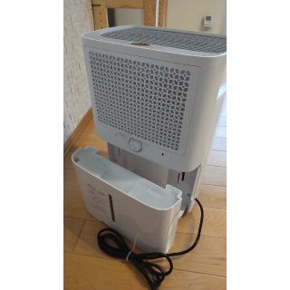 ネオリード 除湿器(NL-JSK17)の通販 by リュウ's shop|ラクマ