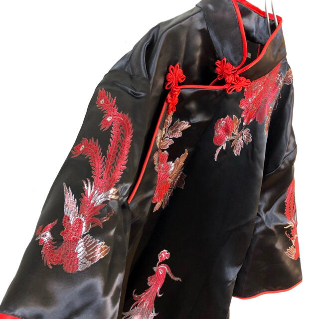 【古着】ヴィンテージ ミニバッグ付 刺繍 チャイナ服 レッド 光沢 レディースのフォーマル/ドレス(ロングドレス)の商品写真
