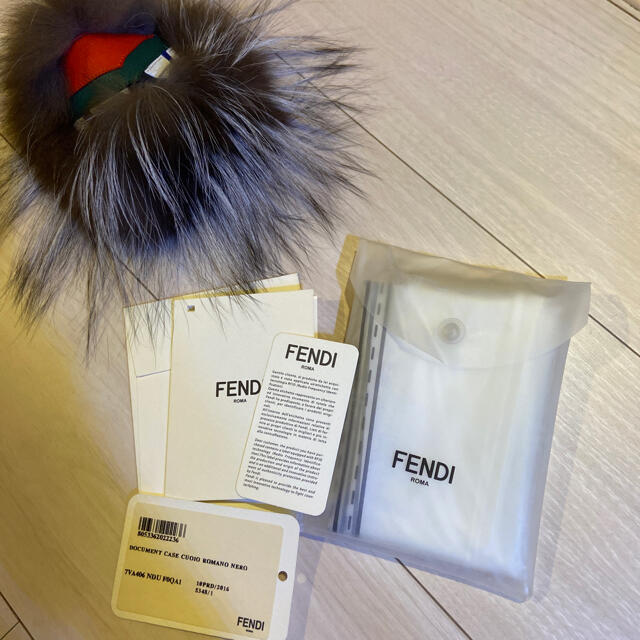 FENDI - FENDI☆ピーカブー 2WAYバッグ 美品!モンスター FENDI - FENDI☆ピーカブー 2WAYバッグ 美品!モンスター