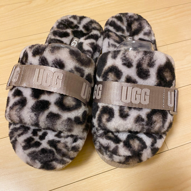 UGG ファーサンダル　豹柄