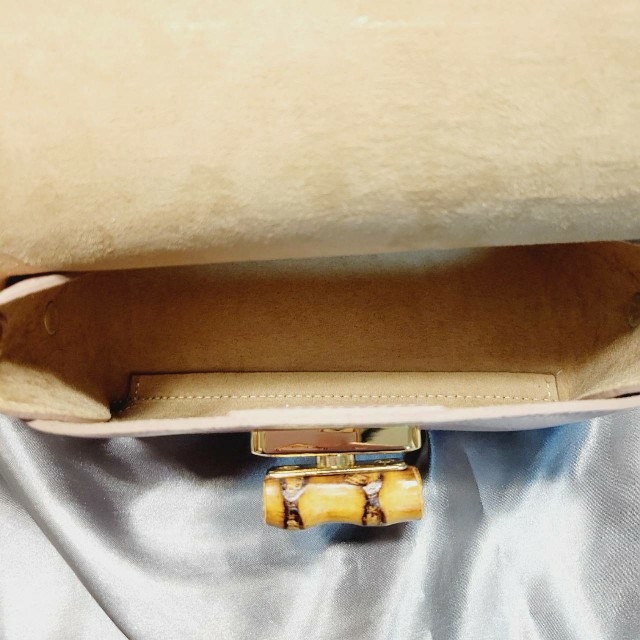 【超美品】ジャンニノターロ ショルダーバッグ ポーチ付き レザー イタリア製 レディースのバッグ(ショルダーバッグ)の商品写真