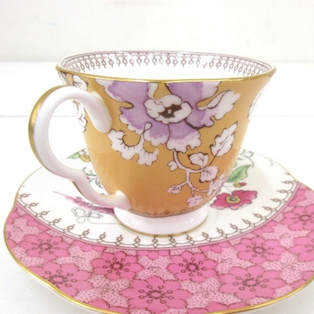 WEDGWOOD(ウェッジウッド)のウェッジウッド 美品 廃盤 BUTTERFLY BLOOM カップ&ソーサー エンタメ/ホビーの美術品/アンティーク(陶芸)の商品写真