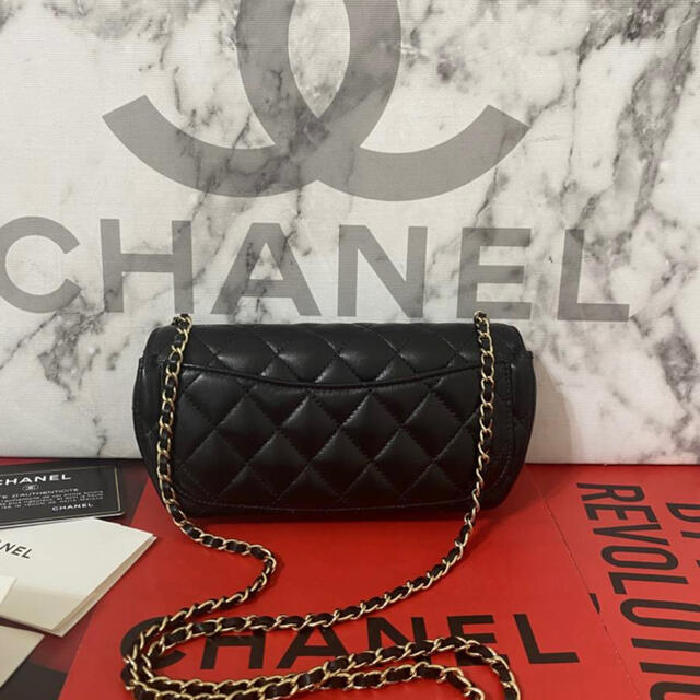 CHANEL(シャネル)の正規品ポシェ新品未使用ラムスキンマトラッセミニポシェット レディースのバッグ(ショルダーバッグ)の商品写真