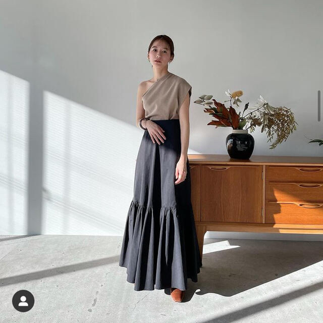 【新品タグ付】CLANE   VOLUME TIERED MAXI SKIRT レディースのスカート(ロングスカート)の商品写真