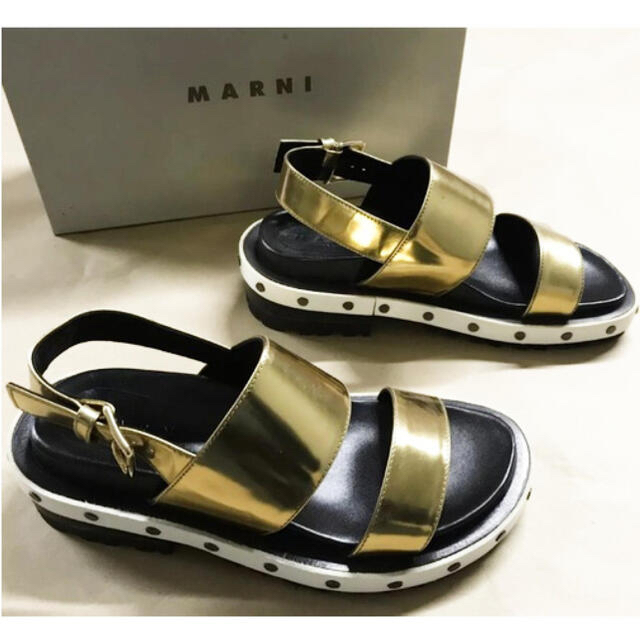 Marni(マルニ)のMARNI ゴールドストラップサンダル レディースの靴/シューズ(サンダル)の商品写真