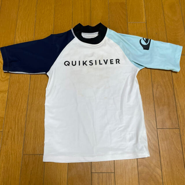 QUIKSILVER(クイックシルバー)のクイックシルバー ラッシュガード キッズ/ベビー/マタニティのキッズ服男の子用(90cm~)(水着)の商品写真