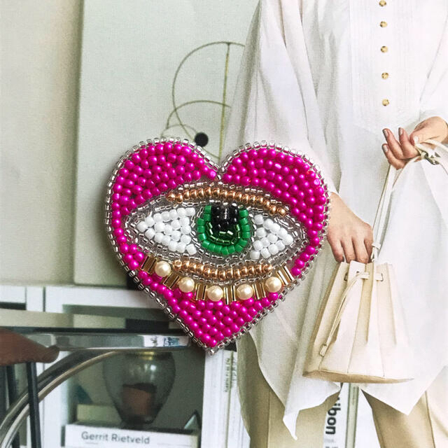 pink heart open eye ブローチハンドメイド