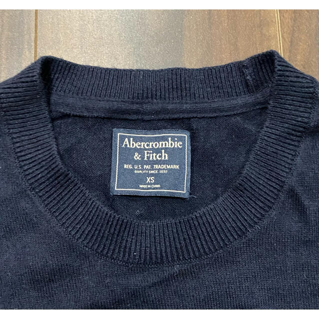 Abercrombie&Fitch(アバクロンビーアンドフィッチ)のアバクロンビー&フィッチ　アバクロ　ニット　セーター　ネイビー メンズのトップス(ニット/セーター)の商品写真