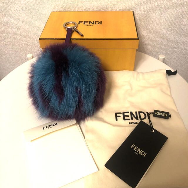 美品　FENDI ファーチャーム　正規店購入レディース