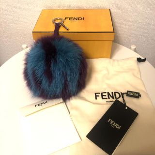 美品 FENDI ファーチャーム 正規店購入