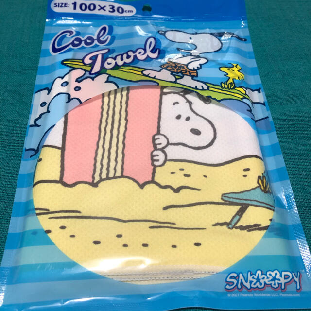 SNOOPY(スヌーピー)のクールタオル　SNOOPY 新品 エンタメ/ホビーのおもちゃ/ぬいぐるみ(キャラクターグッズ)の商品写真