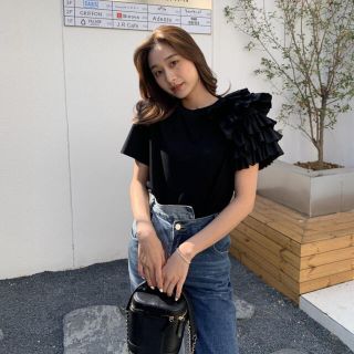 ザラ(ZARA)のbirthday bash アシンメトリーフリルTシャツ(Tシャツ(半袖/袖なし))