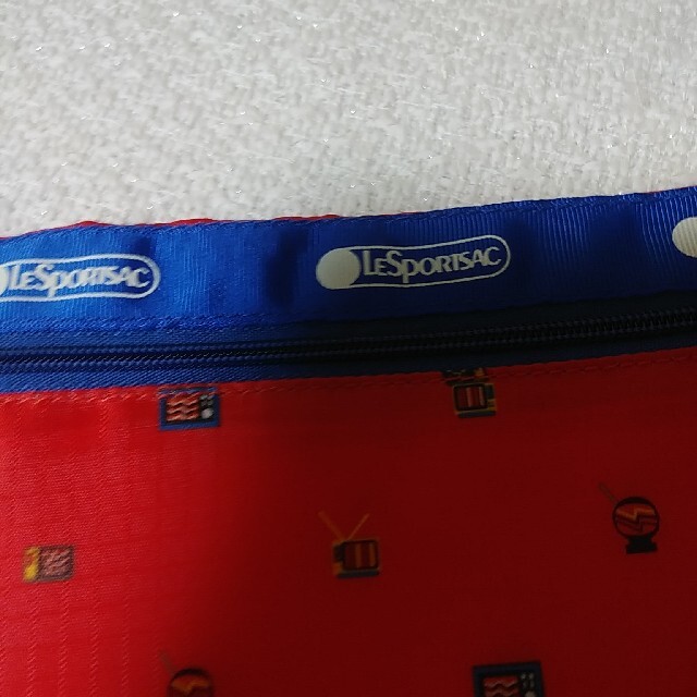 LeSportsac(レスポートサック)のrespoポーチ期間限定値下げ レディースのファッション小物(ポーチ)の商品写真