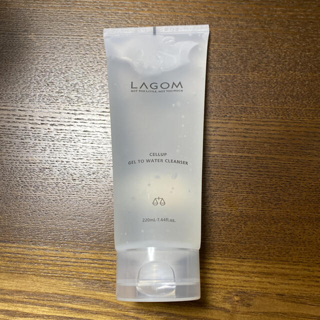 LAGOM(ラーゴム)のラゴム　ジェルトゥウォータークレンザー コスメ/美容のスキンケア/基礎化粧品(洗顔料)の商品写真