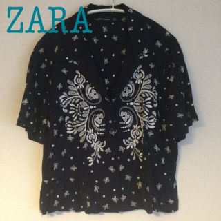 ザラ(ZARA)のZARA ザラ　刺繍デザイン半袖シャツ(シャツ/ブラウス(半袖/袖なし))