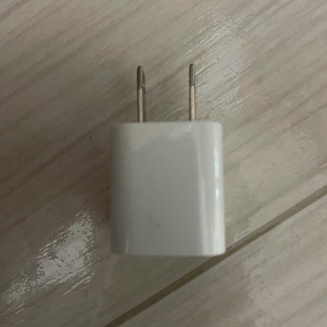 Apple(アップル)の純正 Apple iPhone USB 電源アダプタ スマホ/家電/カメラの生活家電(変圧器/アダプター)の商品写真