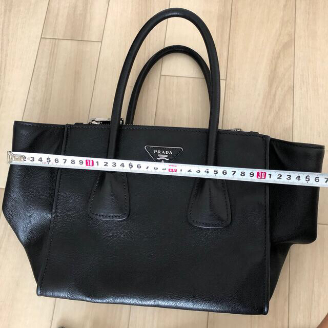 PRADA トートバッグ