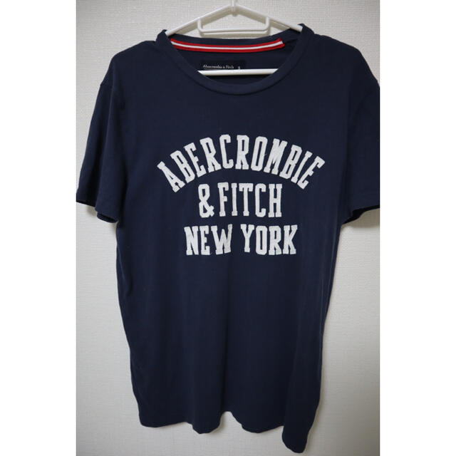 Abercrombie&Fitch(アバクロンビーアンドフィッチ)のアバクロ　Tシャツ メンズのトップス(Tシャツ/カットソー(半袖/袖なし))の商品写真