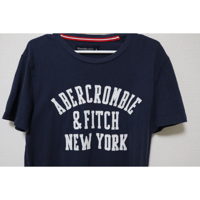 Abercrombie&Fitch(アバクロンビーアンドフィッチ)のアバクロ　Tシャツ メンズのトップス(Tシャツ/カットソー(半袖/袖なし))の商品写真