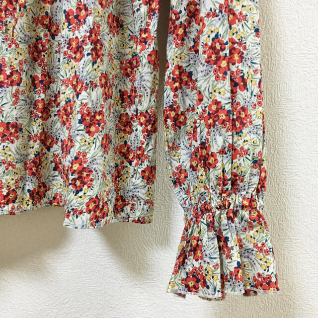 【試着のみ】IENA LA BOUCLE LIBERTY ブラウス　レッド レディースのトップス(シャツ/ブラウス(長袖/七分))の商品写真