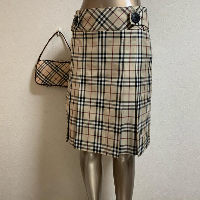 BURBERRY BLUE LABEL(バーバリーブルーレーベル)のBurberry☆チェック柄☆膝丈スカートⓂ︎ レディースのスカート(ひざ丈スカート)の商品写真