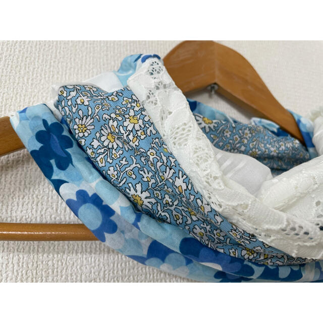 ブルー&花柄ネックウォーマー優しい肌触り国内手作りネックウォーマー新品  レディースのファッション小物(ネックウォーマー)の商品写真