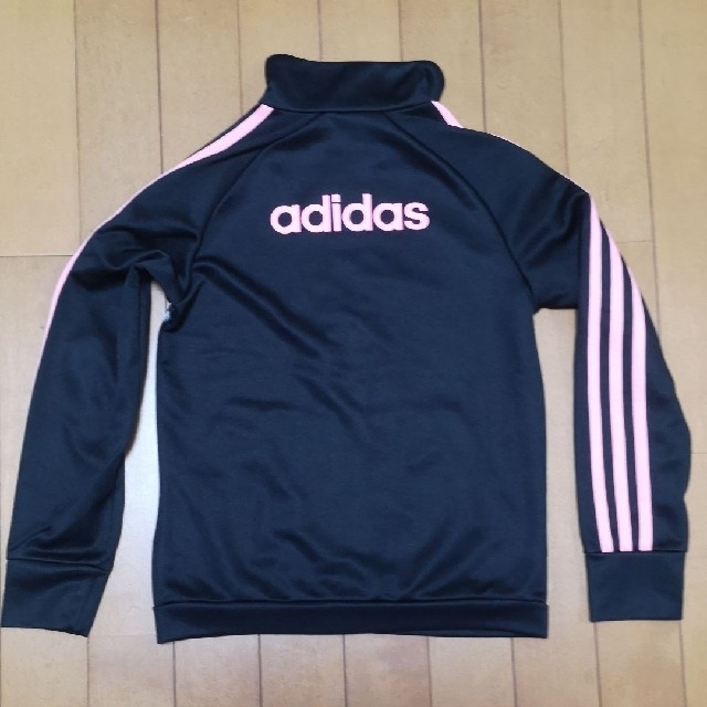 adidas(アディダス)のadidas　ジャージ　130 キッズ/ベビー/マタニティのキッズ服女の子用(90cm~)(ジャケット/上着)の商品写真