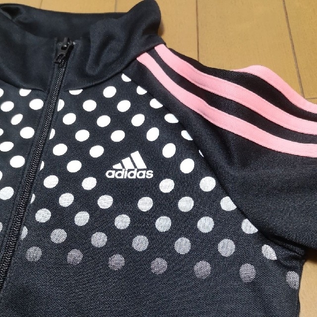 adidas(アディダス)のadidas　ジャージ　130 キッズ/ベビー/マタニティのキッズ服女の子用(90cm~)(ジャケット/上着)の商品写真