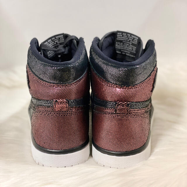 NIKE AIR JORDAN 1 HI OG FEARLESS レディースの靴/シューズ(スニーカー)の商品写真