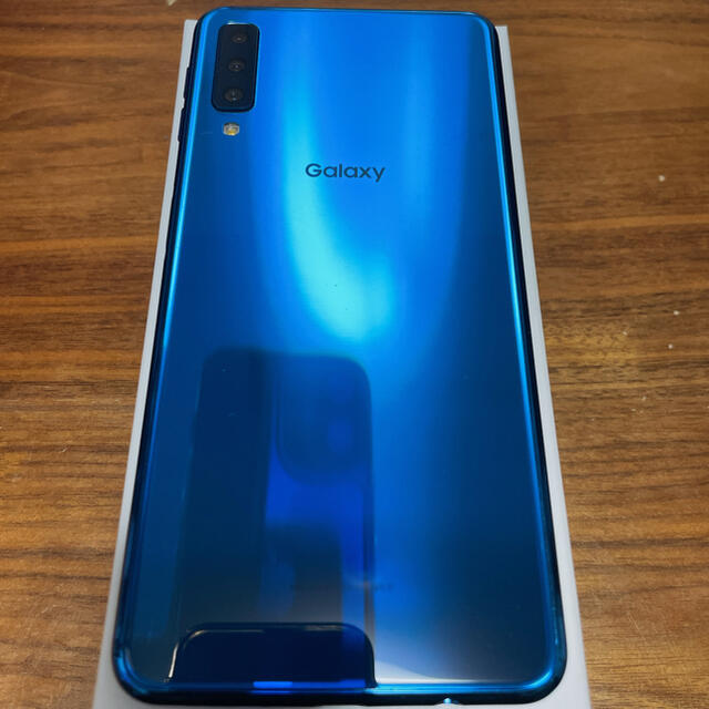 Galaxy A7 ブルー