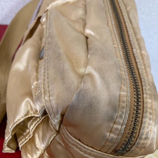UNITED ARROWS(ユナイテッドアローズ)のユナイテッドアローズ ポーター B印吉田  ゴールドのウェストバッグ メンズのバッグ(ウエストポーチ)の商品写真
