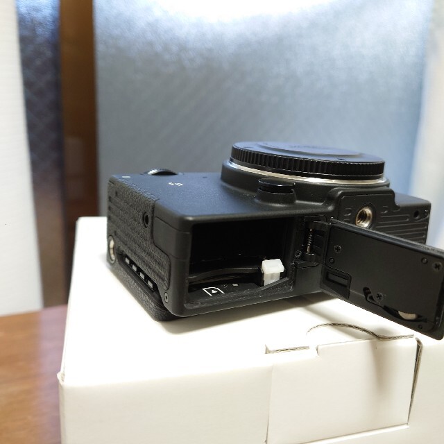 SIGMA(シグマ)のsigma fp ボディ スマホ/家電/カメラのカメラ(ミラーレス一眼)の商品写真