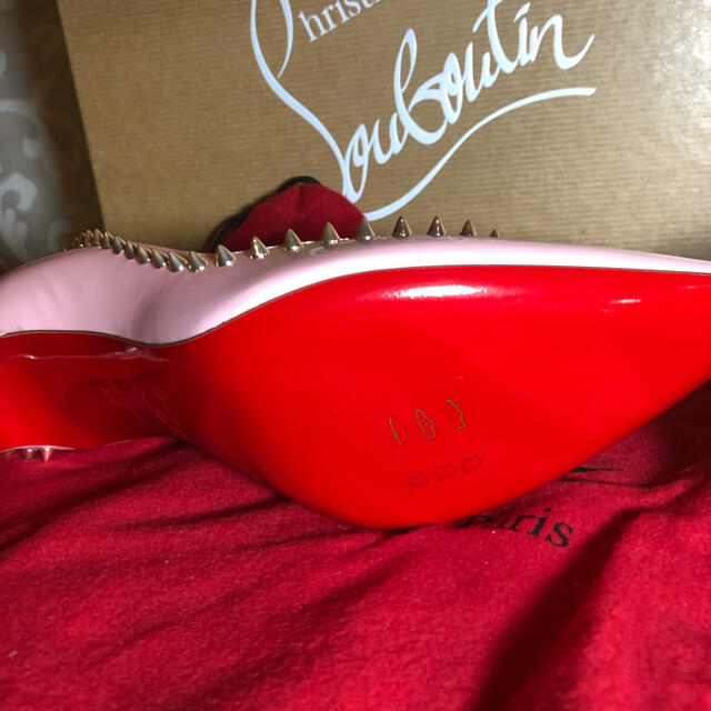 Christian Louboutin(クリスチャンルブタン)の新品 Christian Louboutin パンプス 付属品有り レディースの靴/シューズ(ハイヒール/パンプス)の商品写真