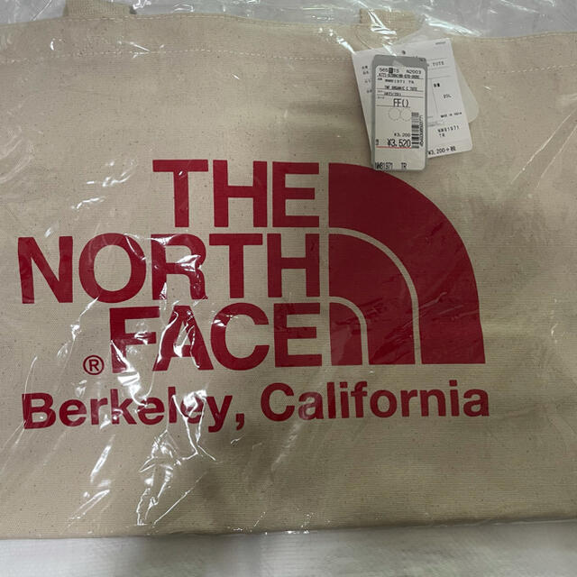 THE NORTH FACE(ザノースフェイス)の【新品未使用】THE NORTH FACE オーガニックコットントート レッド レディースのバッグ(トートバッグ)の商品写真