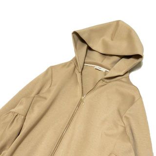 Drawer - 20SS yori バックダブルフレアパーカー フリル ヨリ ベージュ