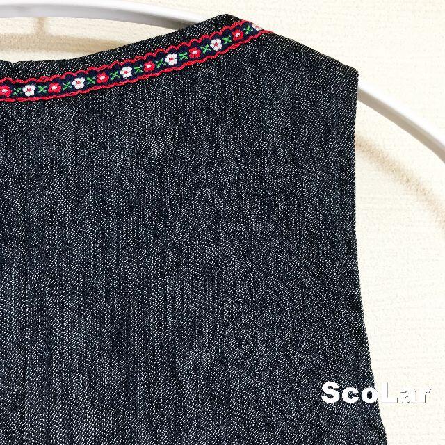 ScoLar(スカラー)の【Scolar】スカラー ウッドボタン 刺繍 デニムジレ タグ付未使用 レディースのトップス(ベスト/ジレ)の商品写真