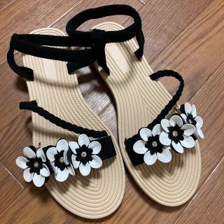 🌸花のサンダル　新品未使用(サンダル)