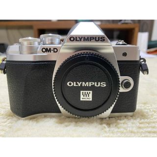 オリンパス(OLYMPUS)のOM−D E−M10 Mark 3  mark iii ズームキット(ミラーレス一眼)