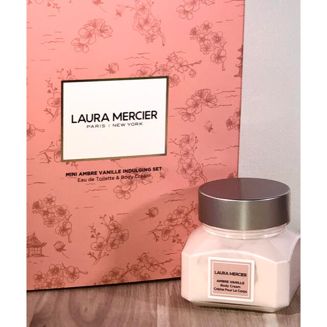 laura mercier(ローラメルシエ)のローラメルシエ ホイップトボディクリーム アンバーバニラ　60g 新品未開封品 コスメ/美容のボディケア(ボディクリーム)の商品写真