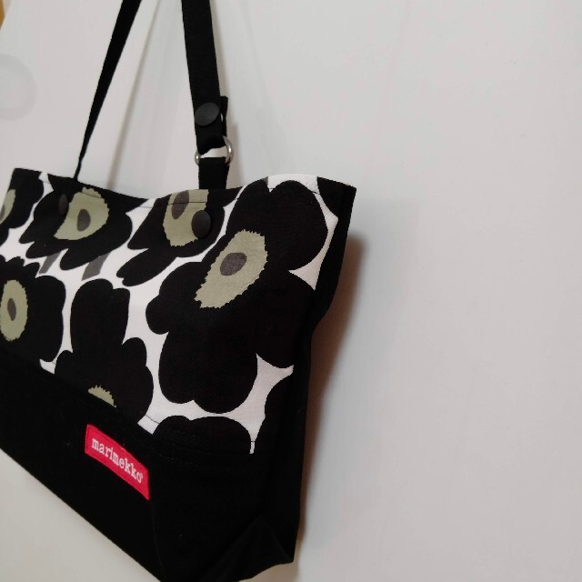 marimekko(マリメッコ)のボックスティッシュケース  ブラック ハンドメイドのファッション小物(その他)の商品写真