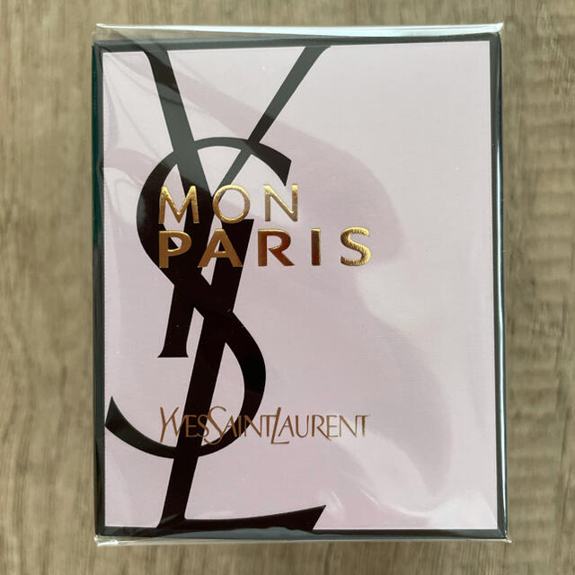 Yves Saint Laurent Beaute(イヴサンローランボーテ)のYSL  モンパリ　キャンドル　新品✨ ハンドメイドのインテリア/家具(アロマ/キャンドル)の商品写真